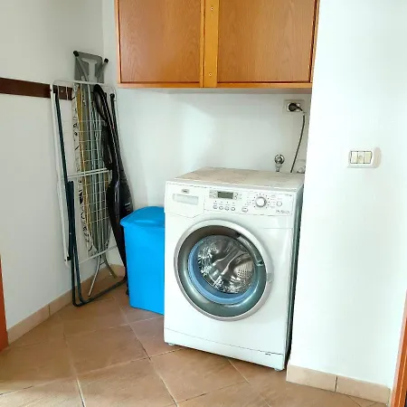 One Bedroom With Enclosed Garden And Wifi At 3 Km Away From The Appartamento Arona