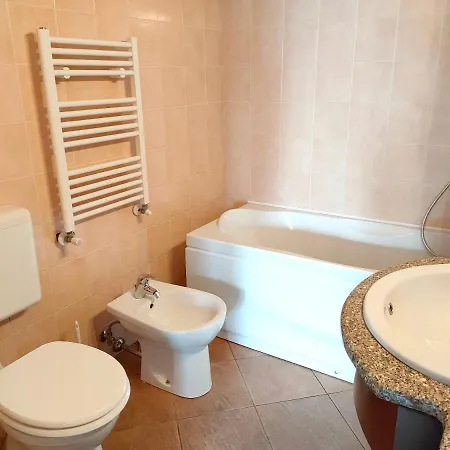 One Bedroom With Enclosed Garden And Wifi At 3 Km Away From The Arona